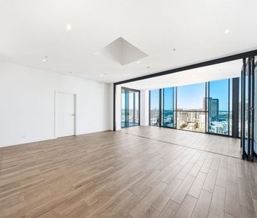 Luxury Three-Bedroom Penthouse with Private Rooftop and Panoramic W... - Photo 5