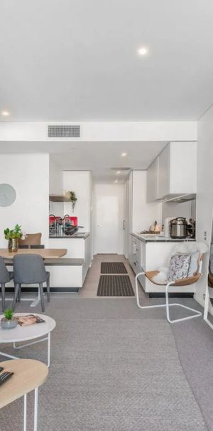 Luxury Two-Bedroom Apartment with Resort-Style Rooftop Facilities - Photo 1