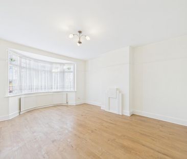 3 bedroom House To Let - Photo 2