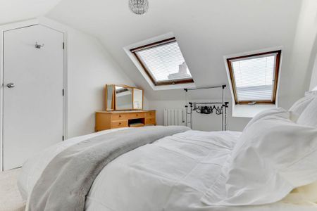 3 bedroom terraced house to rent - Photo 4