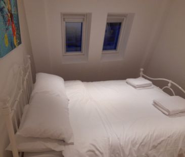 2 Bed Flat, Trafalgar Court, BN1 - Photo 2