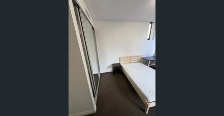 🏡 Modern 2Bed + Study Garden Apartment | Walk to Green Square | Direct Bus to UNSW & USYD! Available From 20/11/2025 To 05/02/2026. - Photo 5