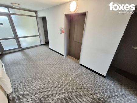 2 bed flat to rent in Tower Court, 14 West Cliff Road, Bournemouth, Dorset, BH2 5HA - Photo 3