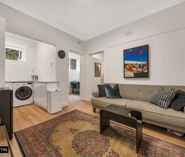 MGM MARTIN – FULLY FURNISHED ONE BEDROOM APARTMENT WITH VERSATILE D... - Photo 1