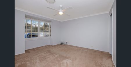 Spacious Family Home in Sought-After Location - Photo 5