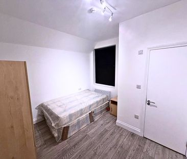 Studio Flat, Sellincourt Road, SW17 - Photo 4