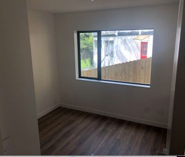 2 bedroom unit, 4 yrs old, modern - Photo 4