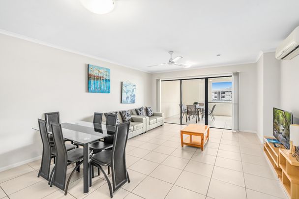 SPACIOUS APARTMENT IN SOUGHT AFTER LOCATION! - Photo 1