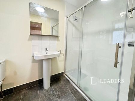 2 bedroom apartment to rent Commercial Road, Eastbourne, East Sussex, BN21 - Photo 2