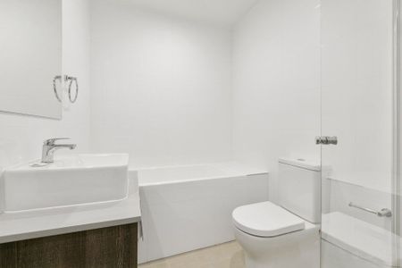 Modern Two Bedroom in a Quiet Complex - Photo 5