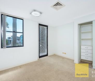 65 Sickle Avenue, Hope Island QLD 4212 - House For Rent | Domain - Photo 5