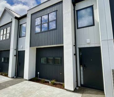 Modern 1 year young townhouse - Easy living in Spreydon. - Photo 3