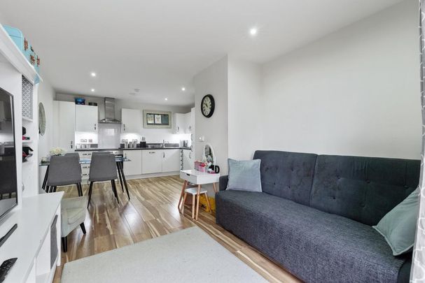 1 bedroom flat to rent - Photo 1