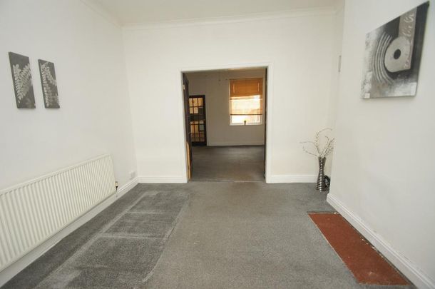 2 bedroom end of terrace house to rent - Photo 1