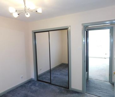 2 bedroom semi-detached bungalow to rent - Photo 4