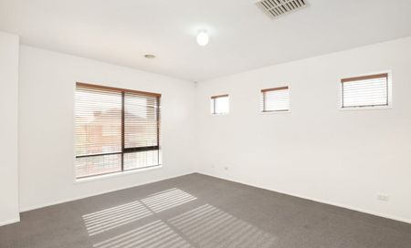 2 Flemming Avenue, Maribyrnong VIC 3032 - Photo 3