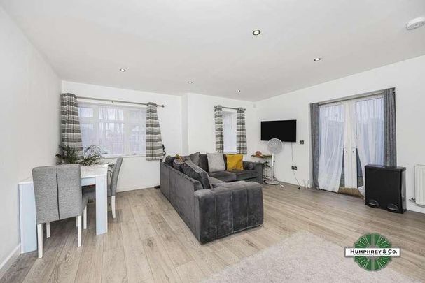Grove Road, London, E4 - Photo 1