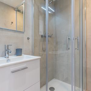 ETUVES Roommate 3 Bedrooms at Aix en Provence - Photo 3