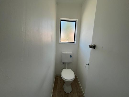 PAPAKURA, 2 BEDROOMS - Photo 1