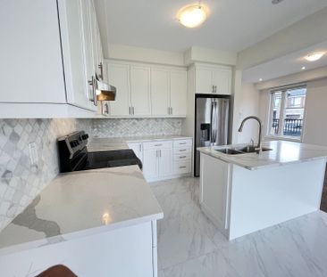 For Lease - 24 Stubbs Lane, Aurora, Ontario - Photo 2