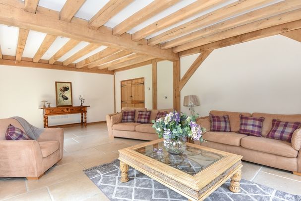 5 bedroom detached house to rent - Photo 1