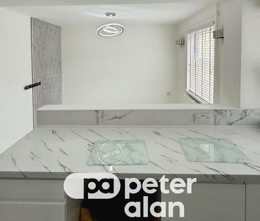 2 bedroom end of terrace house to rent - Photo 5
