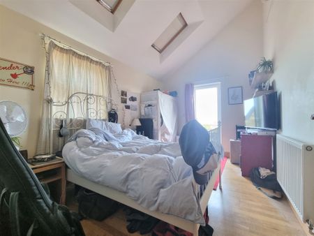 -, London, SE22 - Photo 2