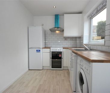 2 bedroom semi-detached house to rent - Photo 5