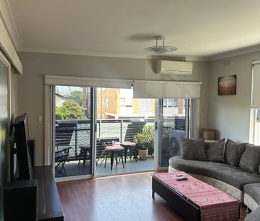 St Kilda East - Photo 6