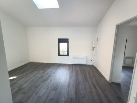 Location Appartement 1 pièce 32m² AGEN 47000 - Photo 2