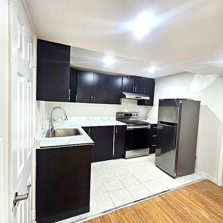 For Lease - 15 Ryder Crescent, Ajax, Ontario - Photo 2