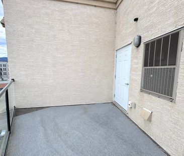 Avail. Dec 1st: Downtown – Top floor, 1 bedroom condo - Photo 5