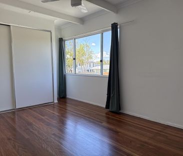 Stunning Privacy, Exceptional Convenience – Rare Rental Opportunity... - Photo 6