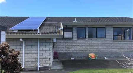 THREE BEDROOMS CLOSE TO SCHOOL - Photo 2