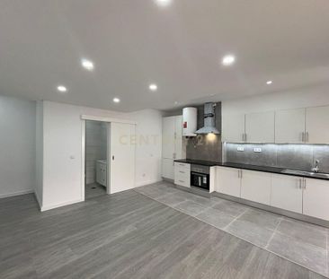 Falagueira-venda Nova, Lisbon - Photo 2