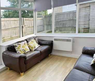 4 bedroom terraced house to rent - Photo 1