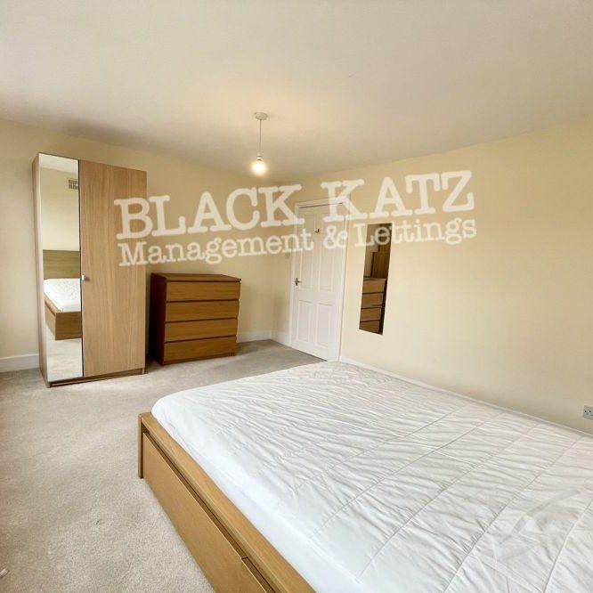 4 bedroom terraced house to rent - Photo 1