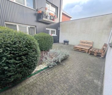 LICHT RUIM GEZELLIG APPARTEMENT MET 1 ZEER GROTE SLAAPKAMER EN AUTO... - Foto 4