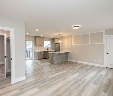 For Lease - 402 Third Line, Oakville, Ontario - Photo 5