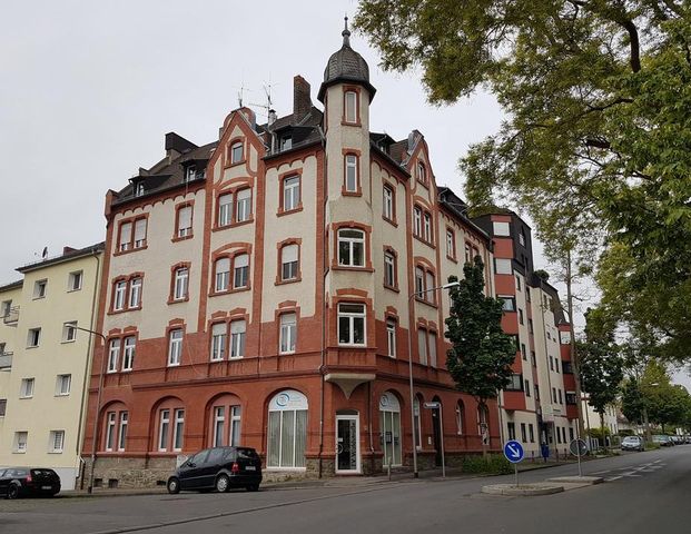 WG-geeignete 2 ZKB-Dachgeschosswohnung - Photo 1