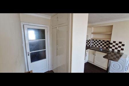 1 Bed Flat, Dorset Court, BN3 - Photo 5
