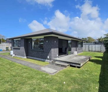 MODERN FAMILY HOME IN WAITARA - Photo 5