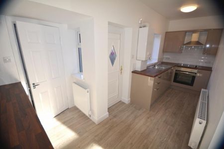 3 bedroom terraced house to rent - Photo 2