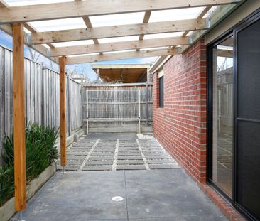 Spacious 3-Bedroom Home in Mernda - Photo 6