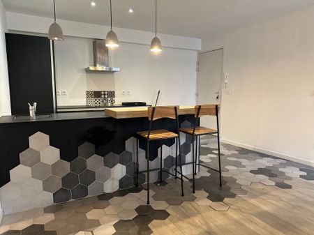 Location Appartement 2 pièces 85m² TOULON 83000 - Photo 4