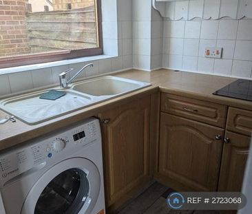 1 bedroom semi-detached house to rent - Photo 6