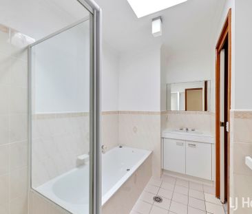 13 Leisler Place, Palmerston ACT, Belconnen - Photo 2