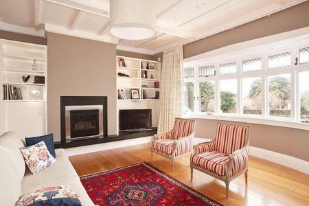 Immaculately presented Character Home Double ... - Photo 3