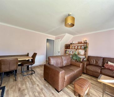 2 bedroom end of terrace house to rent - Photo 2
