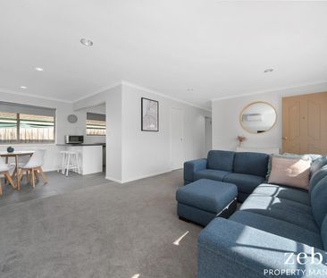 Bright & Modern Living - Photo 2